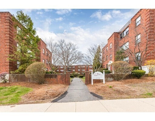 Building Photo - 113 Nahant St