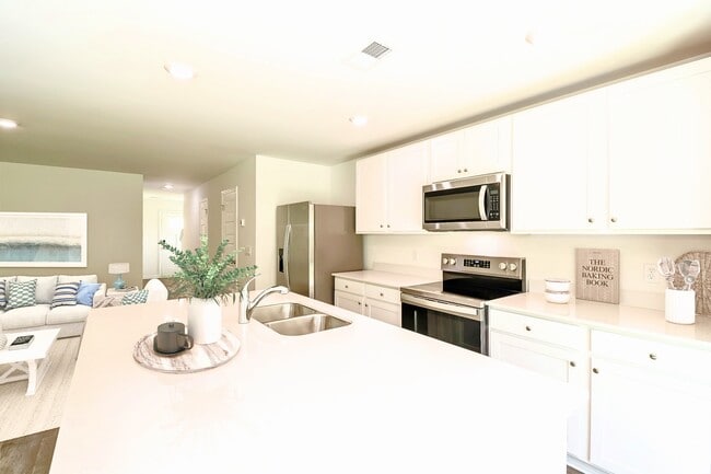 Building Photo - 105 Striker Rd