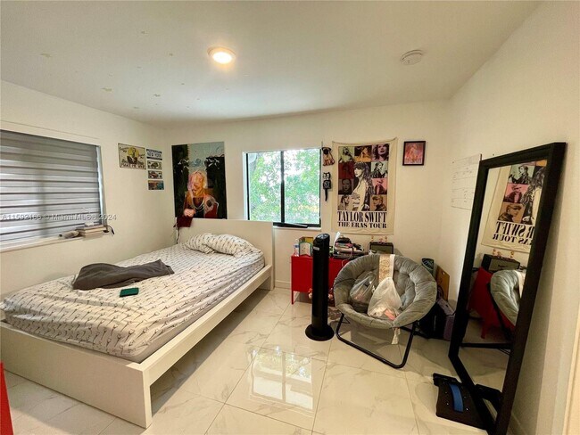 Foto del edificio - 2957 Northwest 45th Street Apt #2957, Miam...