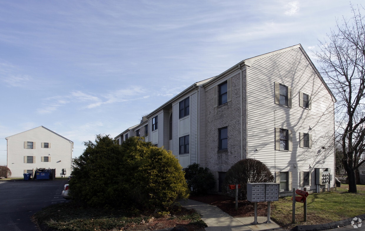 Building Photo - County Green Apartments