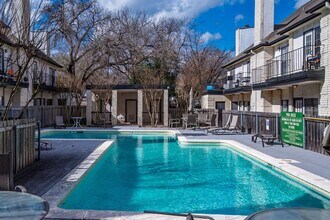 Building Photo - 1307 Kinney Ave