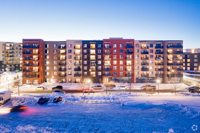Building Photo - Le DIX65