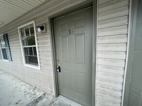 Building Photo - 215 Darsey Rd