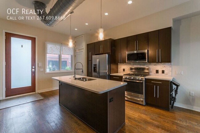 Building Photo - 1247 E Columbia Ave