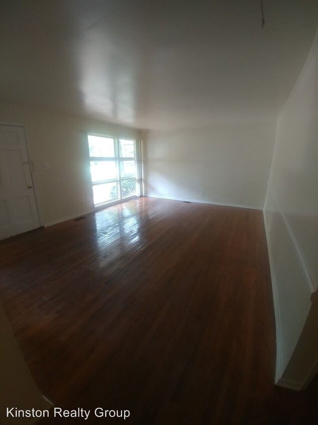 Building Photo - 3 br, 1 bath House - 2209 Ivy Road