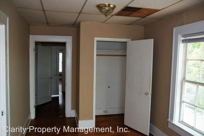 Building Photo - 84 2nd St SE