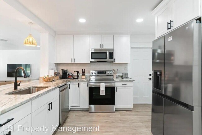 Building Photo - 4 br, 2.5 bath House - 167 Markon Blvd