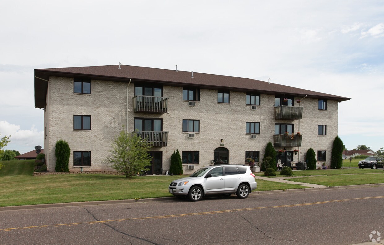 1527 N 34th St, Superior, WI 54880 Apartments in Superior, WI
