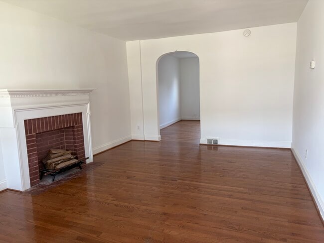Building Photo - 546 47th St