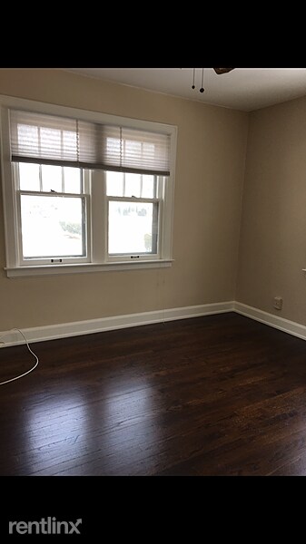 Building Photo - 2 br, 1 bath Apartment - 433 Oak Street 1