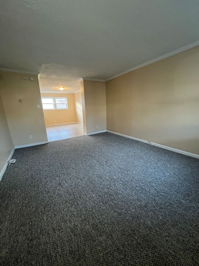 Building Photo - Beautiful 3 Bedroom 1 Bath in Upper Darby