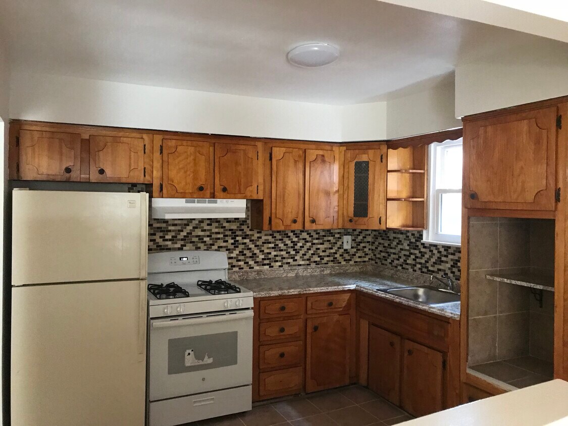 Kitchen - 88-29 54th Ave