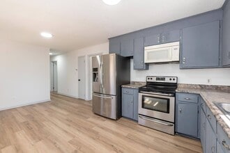 Building Photo - 113 N Bullock St