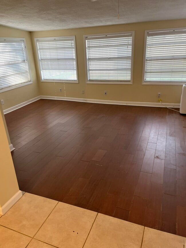 Building Photo - 9167 Birmingham Dr