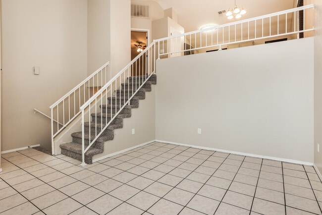 Foto del edificio - 3755 E Broadway Rd