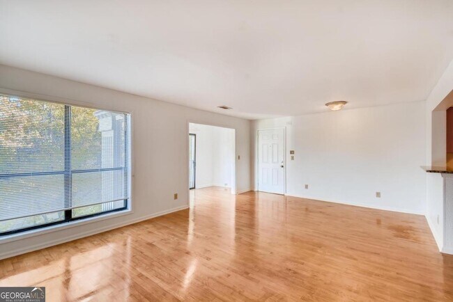 Foto del edificio - 2657 Lenox Rd NE