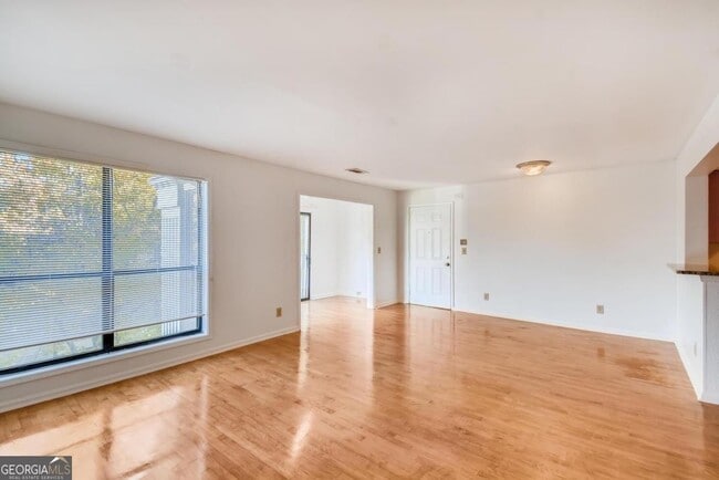 Building Photo - 2657 Lenox Rd NE