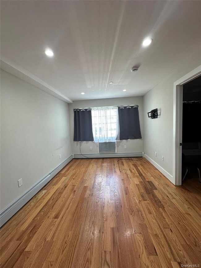 Building Photo - 238 Wyona St