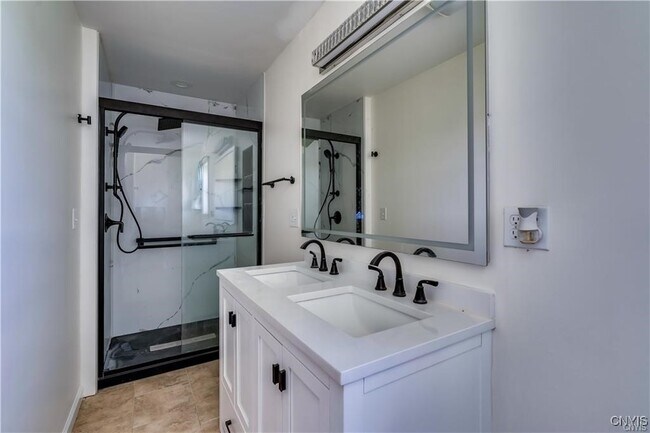 Foto del edificio - 31847 County Route 143