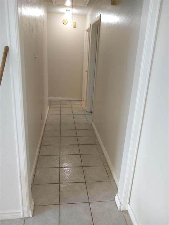 Building Photo - 7410 Skylight Ln