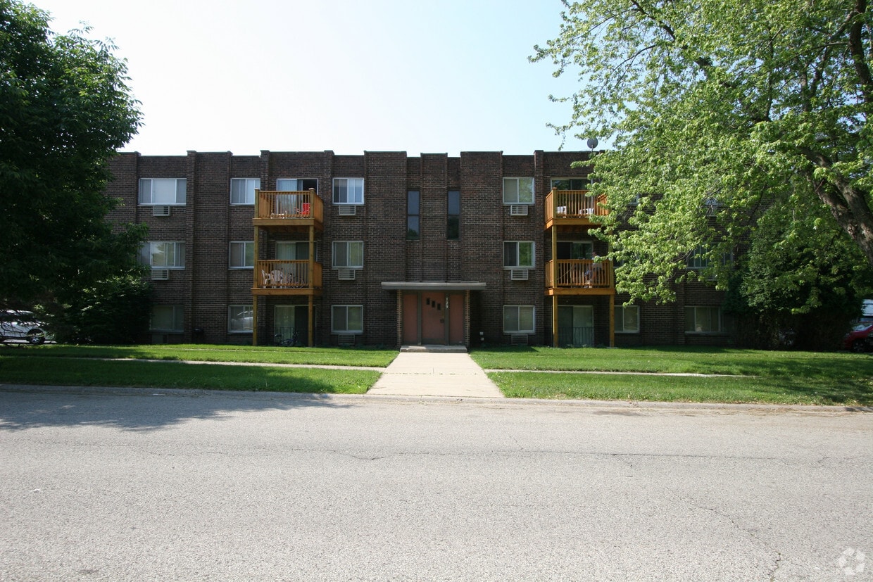 Building Photo - 729 Strom Dr