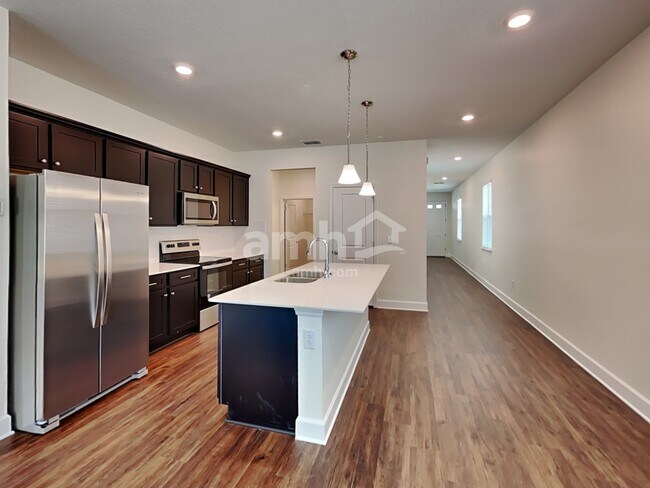 Foto del edificio - 1105 Walden Pond Dr