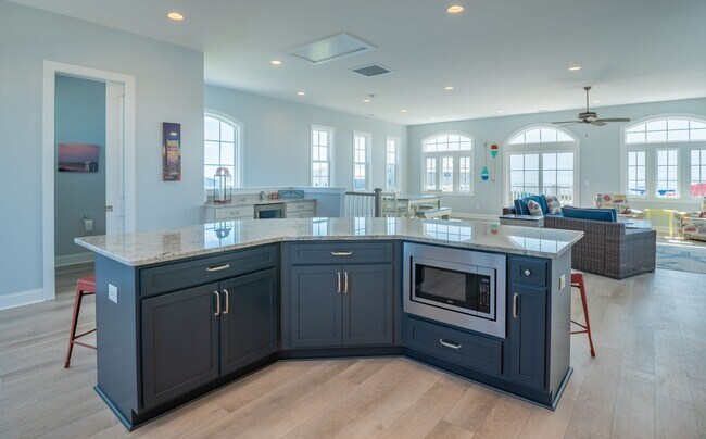 Foto del edificio - AWESOME OFF-SEASON SINGLE FAMILY BEACH HOM...