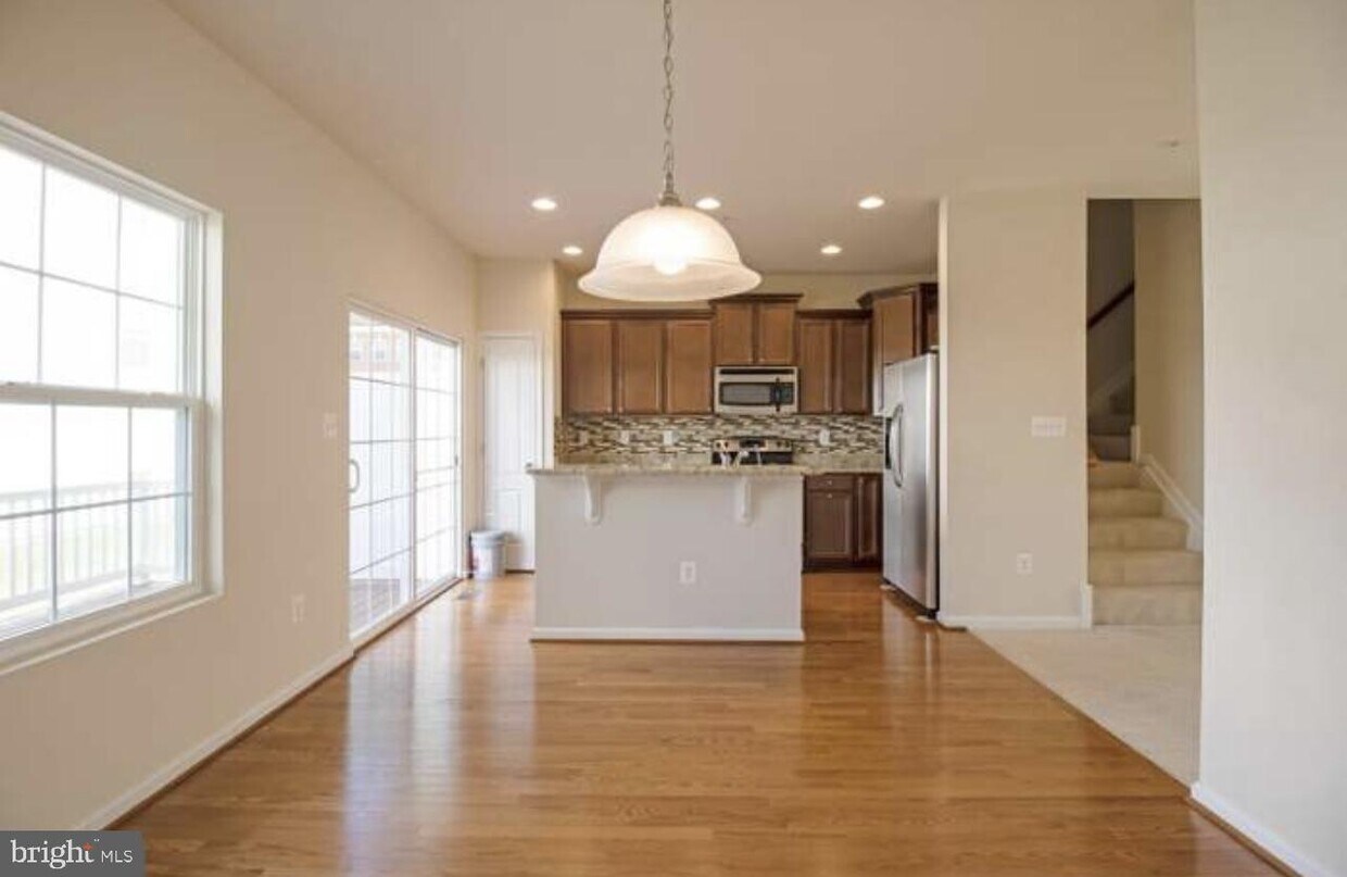 Primary Photo - 8705 Sagebrush Ln