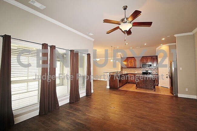Foto del edificio - Wonderfully Maintained 3/2/2 in Waxahachie...
