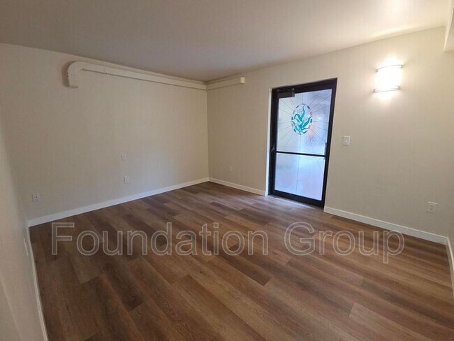 Foto del edificio - 400 10th Ave