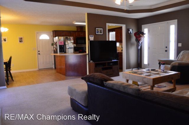 Building Photo - 3 br, 2 bath House - 4 White Pine Way