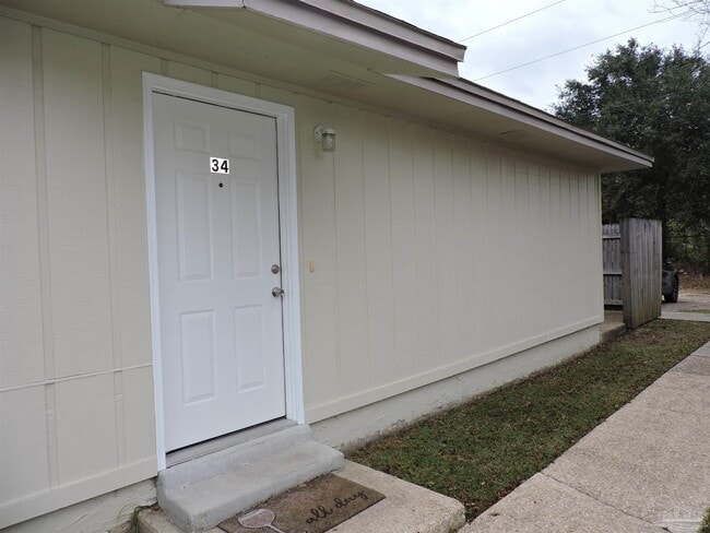 Building Photo - 130 E 9 Mile Rd
