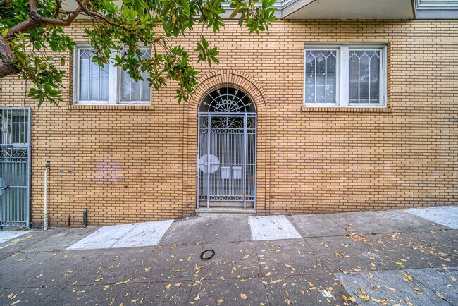 Foto del edificio - 2407 25th Ave