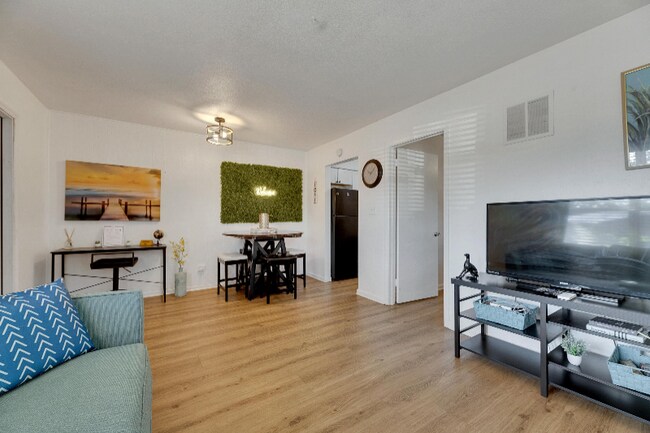 Foto del edificio - 4511 W McElroy Ave