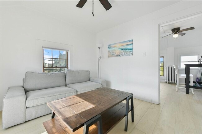 Foto del edificio - 23 Tafts Ave