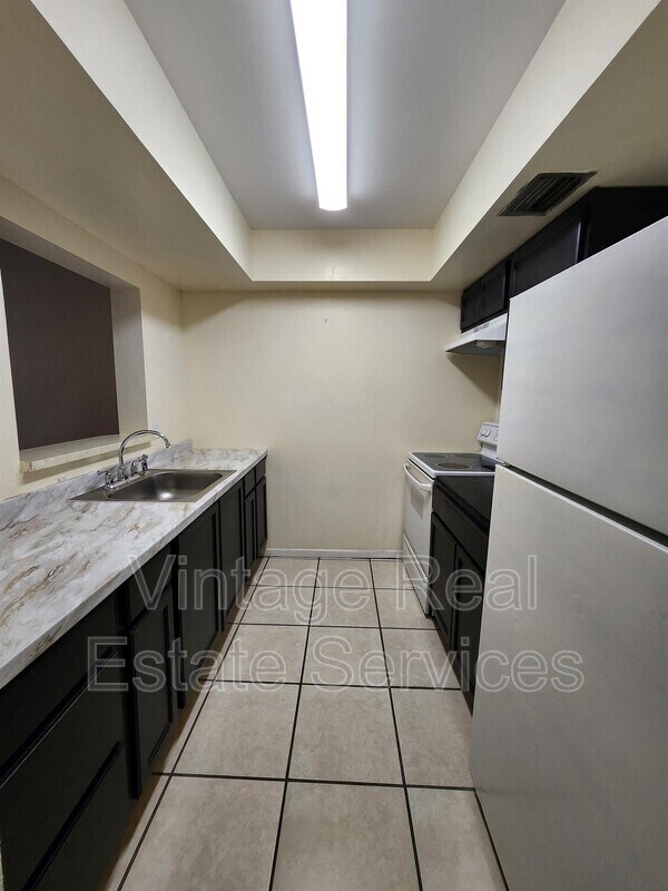Building Photo - 3301 58th Ave S