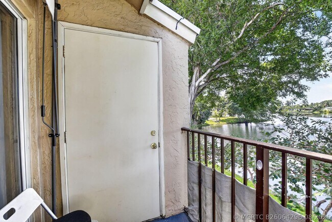 Foto del edificio - 2361 NW 96th Terrace