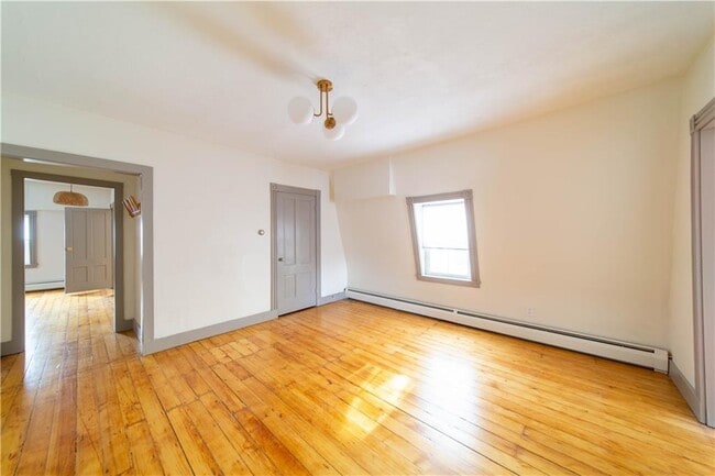 Building Photo - 309 Main St