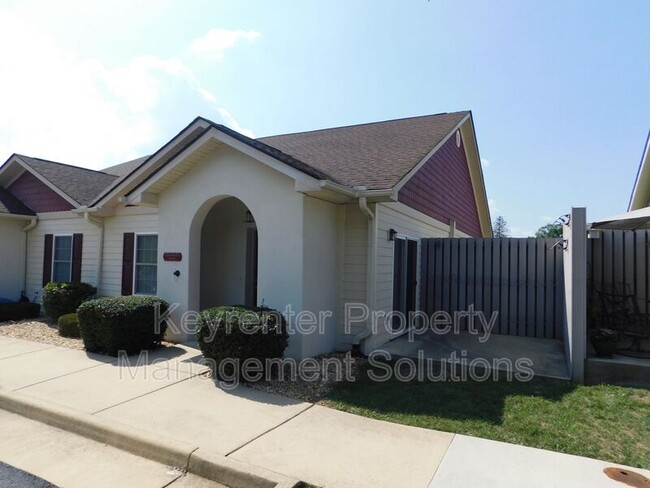 Building Photo - 24 Rose Garden Ln