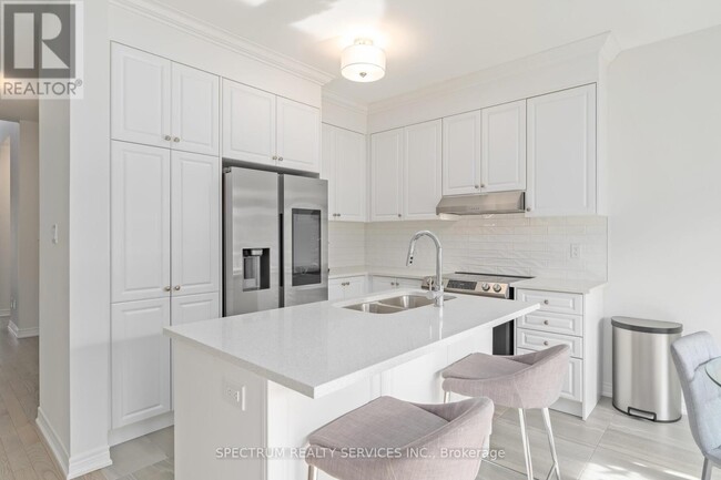Building Photo - 4-54 Clermiston Cres