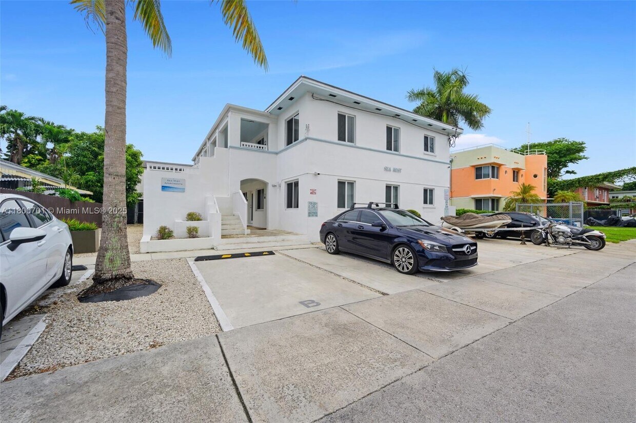 Foto principal - 550 NE 82nd Terrace