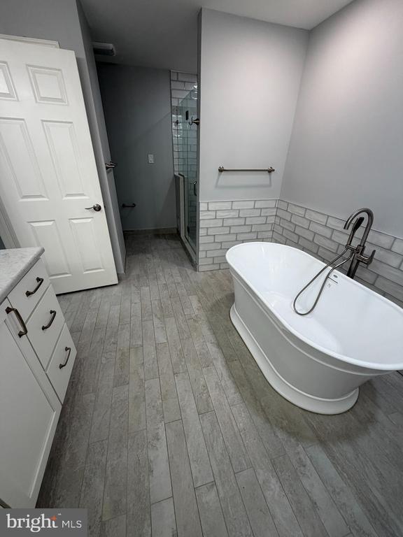 Foto del edificio - 8017 Rising Ridge Rd