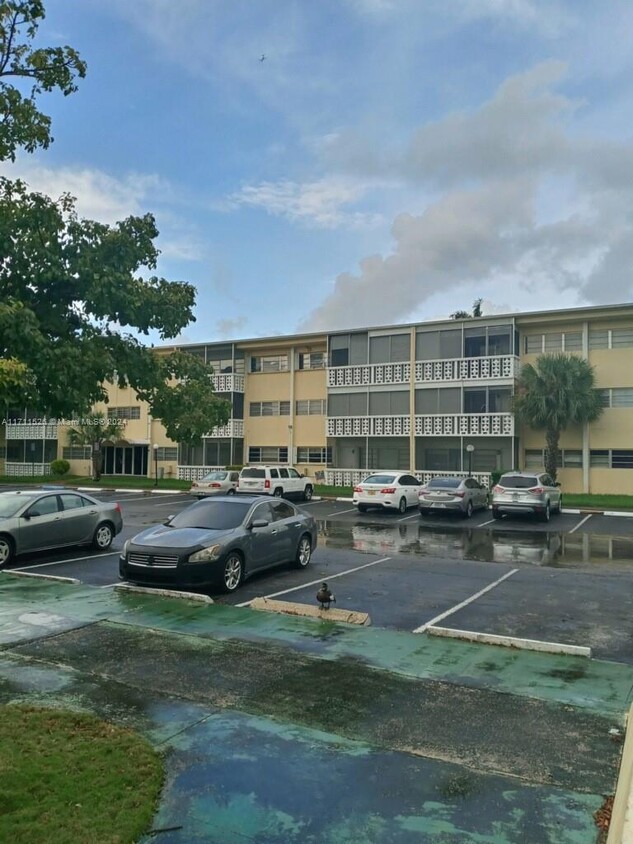 Foto principal - 1 bedroom in North Miami FL 33162