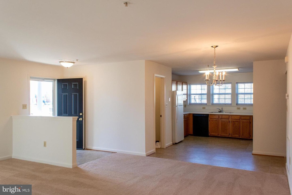 4160 Crab Apple Ct Unit 6, Hillcrest Heights, MD 20746 Condo for Rent