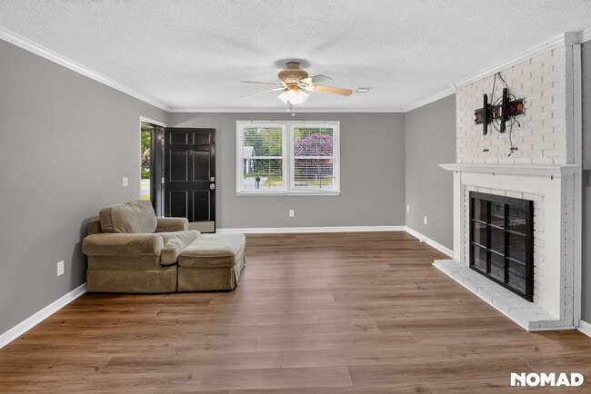 Building Photo - 151 Meadow Wood Dr