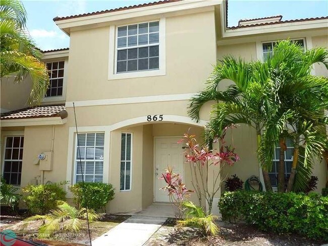 Foto del edificio - 865 Summit Lake Dr