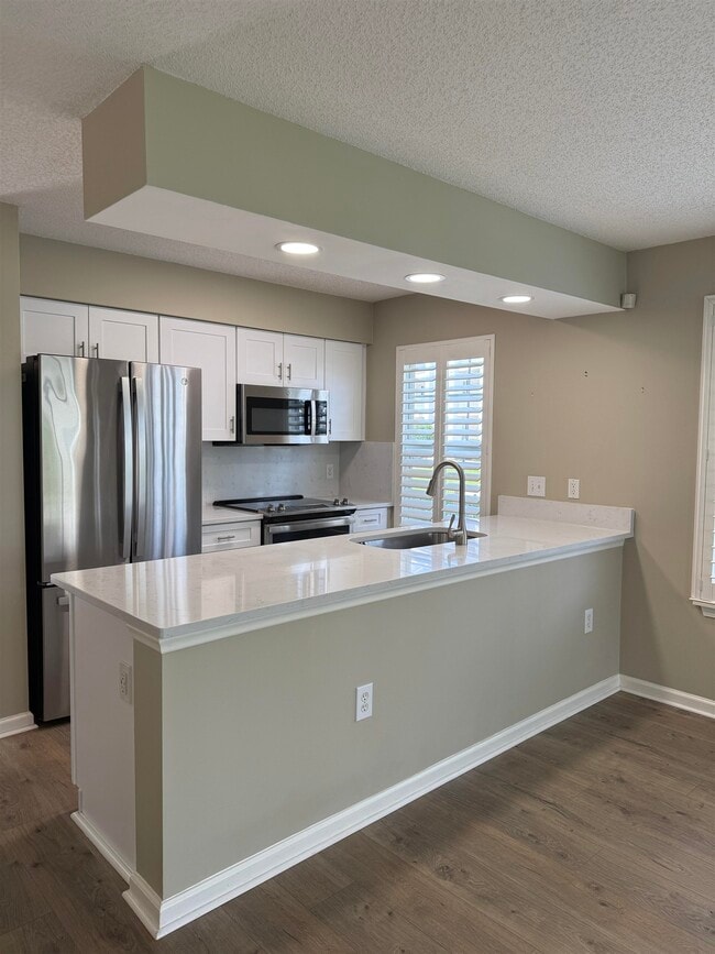 Building Photo - 643 Woodmoor Dr