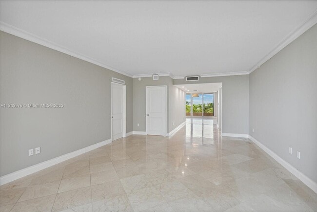 Building Photo - 789 Crandon Blvd