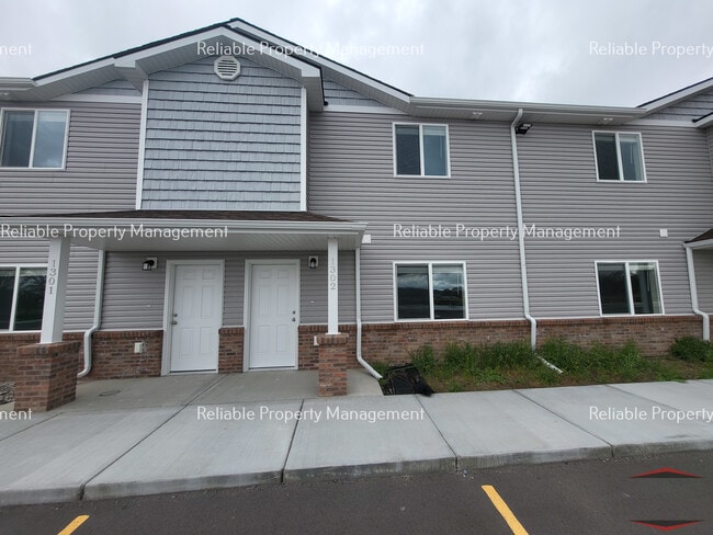 Building Photo - 2015 Lawrence Ln