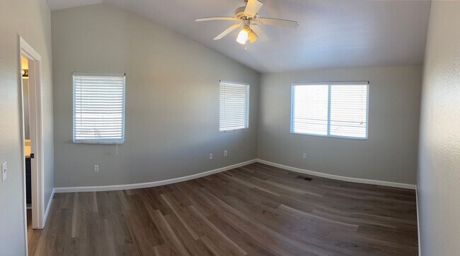 Foto del edificio - 3 bed, 2 bath home